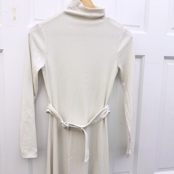 Club Monaco Melissah Knit Dress - Picture 10 of 11